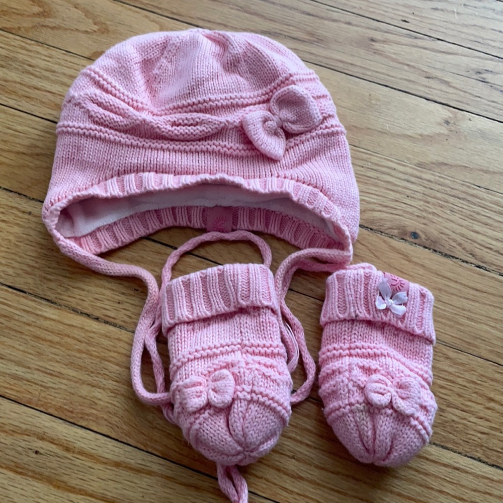 pink knit hat and mitten set